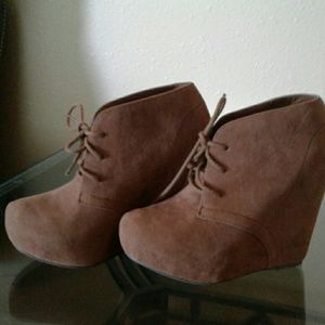 Shi by Journey Short Boot Wedge